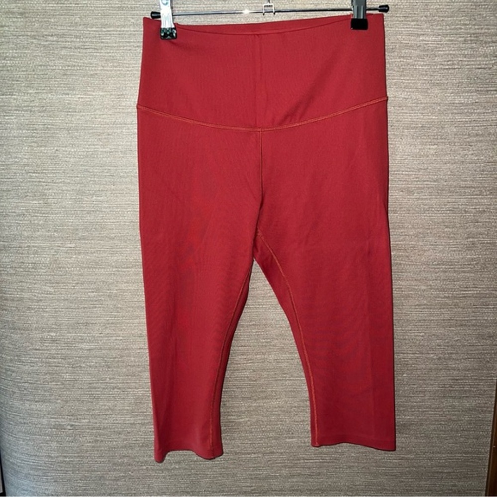 Calia by Carrie Underwood Power Sculpt Capri leggings Medium
